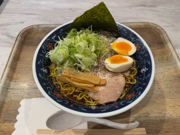 「松本ブラック中華そば　大盛　煮玉子トッピング　ネギトッピング」@凌駕IDEA イオンモール松本店の写真