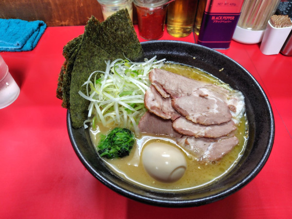 「得とくラーメン　1080」@横浜家系  一二三家の写真