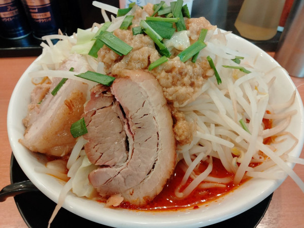 「ラーメン並を辛いのに変更」@豚のトリコの写真