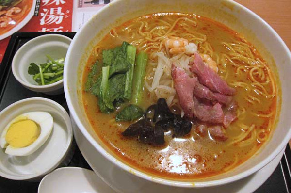「麻辣湯麺　1,298円＋ゆで卵　55円」@デニーズ 東浅草店の写真