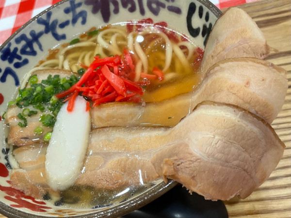 「タイラそば 950円」@沖縄そば タイラ製麺所 国際通り店の写真