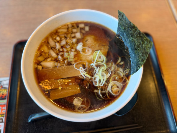 「醤油ラーメン 800円」@甘楽パーキングエリア 下り線 スナックコーナーの写真