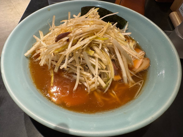 「ネギチャーシューメン　1350」@手打ち中華 玉 アクアシティお台場店の写真