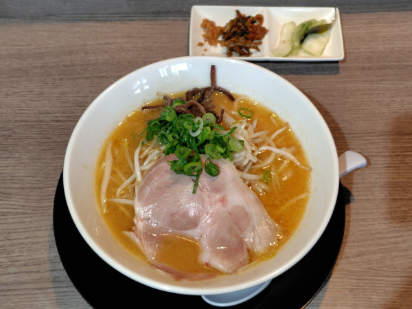 「味噌とんこつラーメン880円」@龍瞳の写真