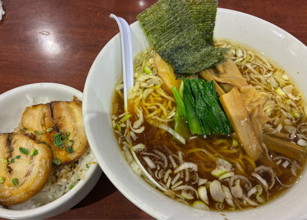 「醤油ラーメン 750円 + Cセットミニチャーシュー丼250円」@中華菜房 達磨の写真