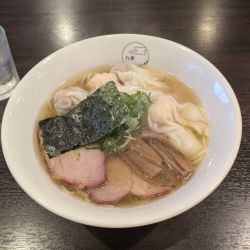 特製ワンタン麺（ハーフ）白だし