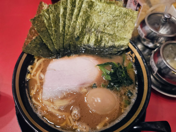 「のり玉らーめん」@大輝家直系家系ラーメン 大金家 亀有店の写真