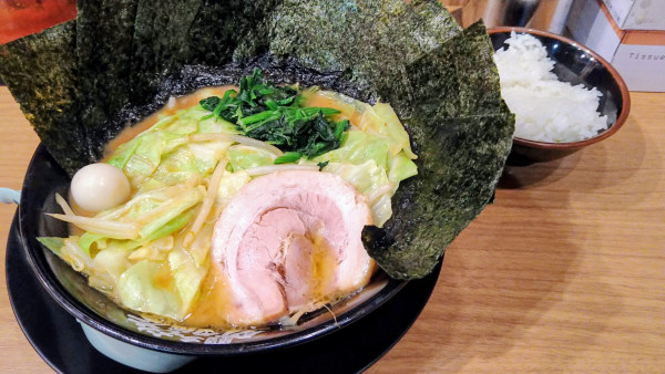 「味噌ラーメン(麺硬め)+海苔･ライス」@町田商店 高輪ゲートウェイ店の写真