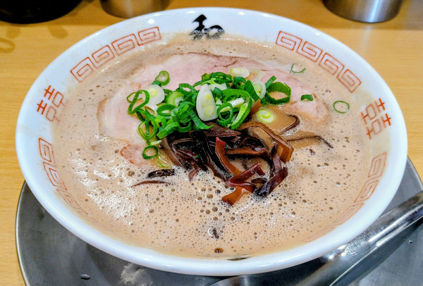 「ラーメン(ハリガネ)+替玉(サービス)」@博多ラーメン 和の写真