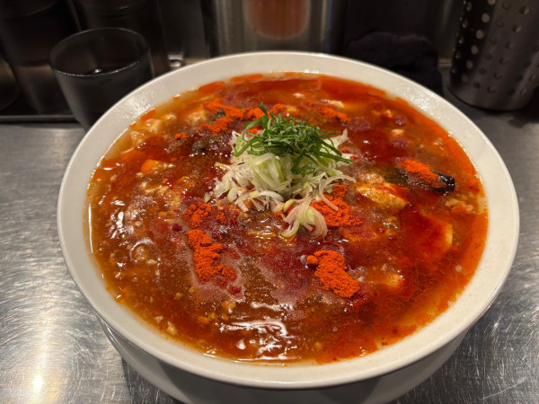 「香辣麻婆麺➕大盛り➕半ライス」@麺屋 愛心 TOKYO 町屋店の写真