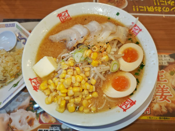 「みそバターコーンラーメン+味玉+チャーシュー」@おおぎやラーメン 館林店の写真