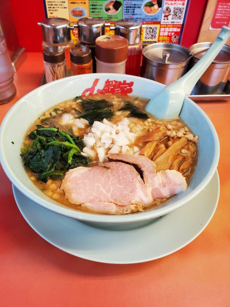 「プレミアム醤油豚骨ラーメン@980」@ラーメン山岡家 大口店の写真