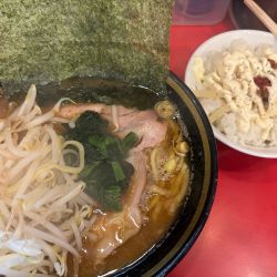 らーめん　ご飯食べ放題