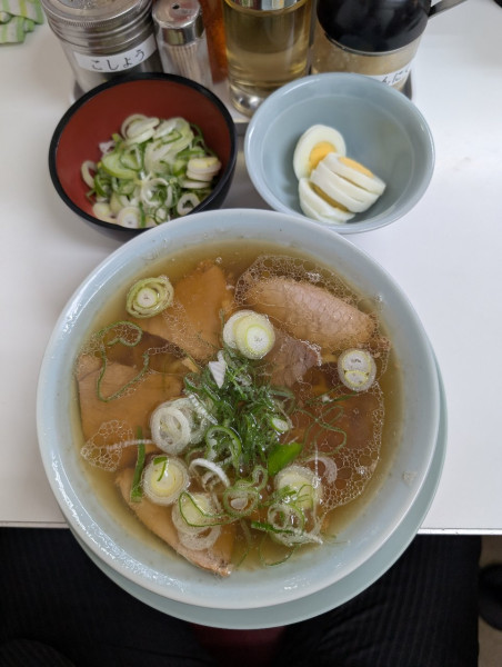 「中華そば＋茹で卵＋ネギ」@ともちんラーメンの写真