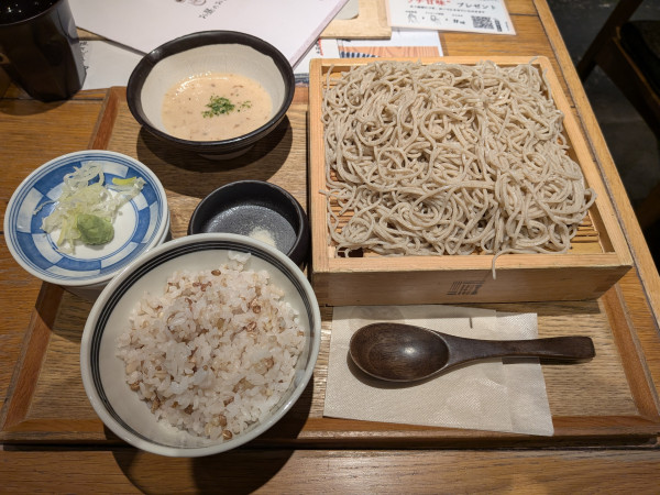 「自然薯麦とろとお蕎麦のセット+大盛り（無料）」@じねんじょ庵 武蔵小杉店の写真