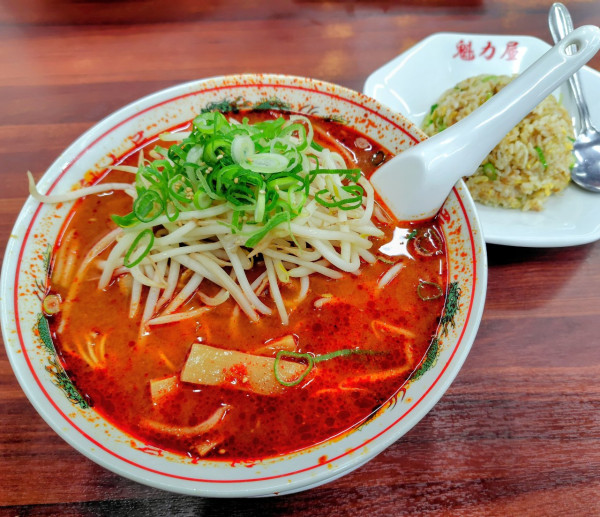 「辛みそもやしラーメン(大) やき飯定食」@ラーメン魁力屋 南砂店の写真