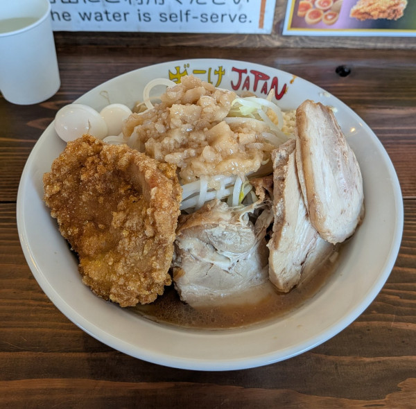 「特製ラーメン（1300円）」@国武屋 ドカ盛り研究所の写真