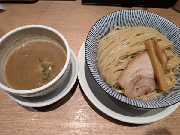 「魚介豚骨つけ麺1020円」@鯛塩そば 灯花 せいせき京王聖蹟桜ヶ丘ショッピングセンター店の写真