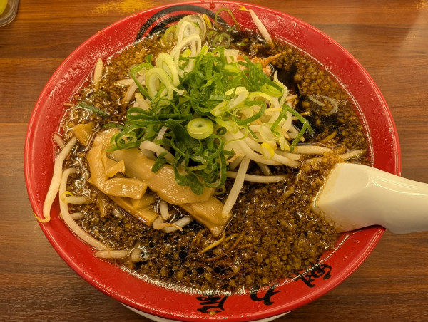 「【期間限定】京都漆黒醤油ラーメン」@ラーメン 魁力屋 竹ノ塚店の写真