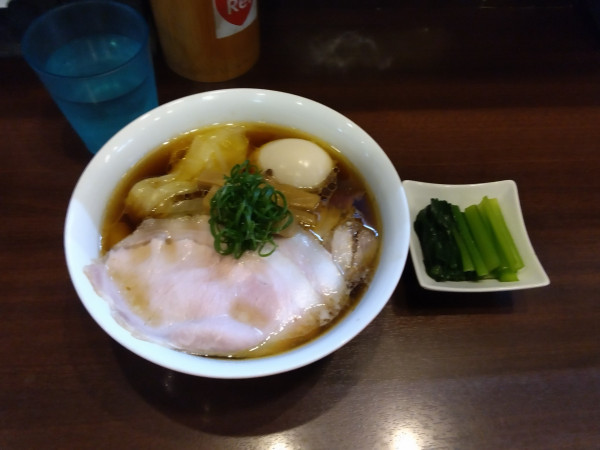 「醤油らーめん（1000円）+α」@とものもとの写真