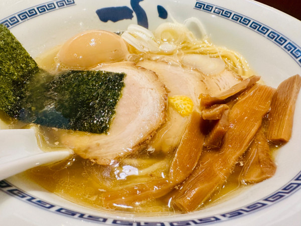 「スペシャルらぁ麺 塩【1200円】」@たけちゃんにぼしらーめん 調布店の写真