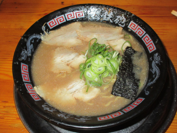 「とんこつラーメン（1,000円）」@無鉄砲 本店の写真
