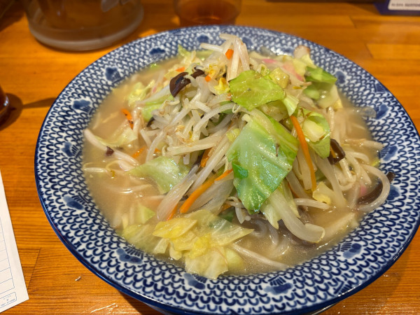 「白ちゃんぽん➕大盛り➕野菜増し」@じげもん ちゃんぽん 赤羽店の写真