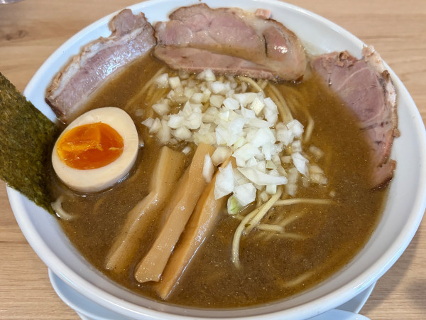 「煮干そば（大）味玉ハーフ」@煮干そば とみ田の写真