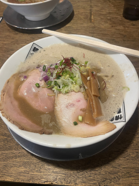 「ドロ煮干し　中」@麺やゼットンの写真