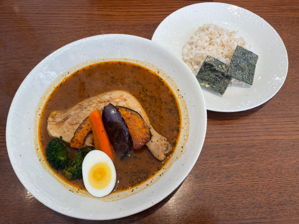 「北海道産チキン野菜のスープカレー」@札幌らっきょの写真