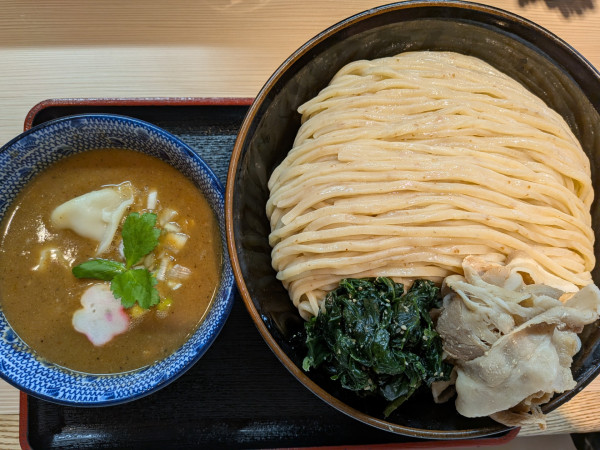 「鶴嶺峰つけ麺(横綱700g)1400円+水餃子150円」@らー麺土俵 鶴嶺峰の写真