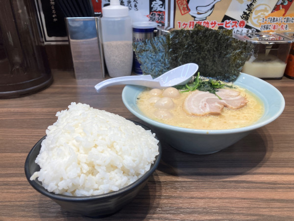 「塩ラーメン860円まくり券でうずら増し」@横浜家系ラーメン 飯田橋 魂心家の写真