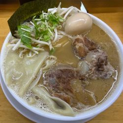 軟骨玉子えびそば1300円+ワンタン150円