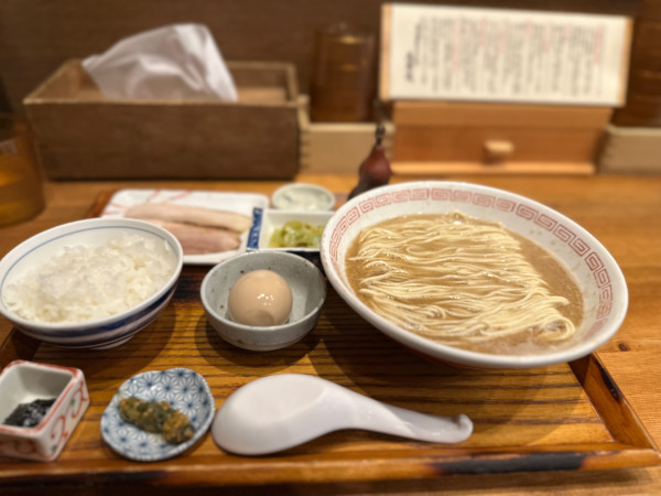 「喉黒定食+トリュフ卵」@炭火焼濃厚中華そば 大覇道の写真
