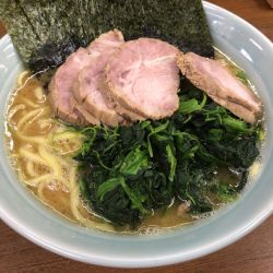 ほうれん草チャーシュー麺