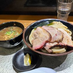 【季節限定】ガーリックシュリンプチャーシューつけ蕎麦