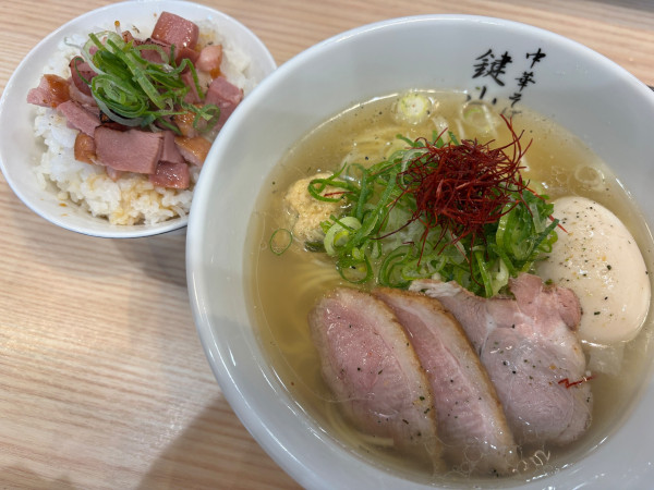 「特製真鯛と貝の中華そば＋ミニ日替わり丼（1950円）」@中華そば 鍵山の写真