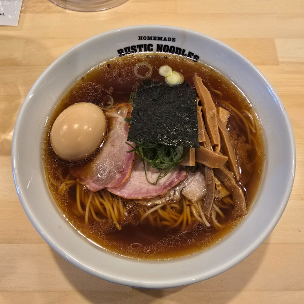 「醤油ソバ 特製盛り」@RUSTIC NOODLESの写真