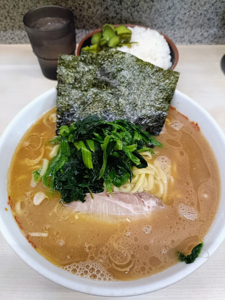 「ラーメン」@横浜ラーメン 町田家 町田本店の写真