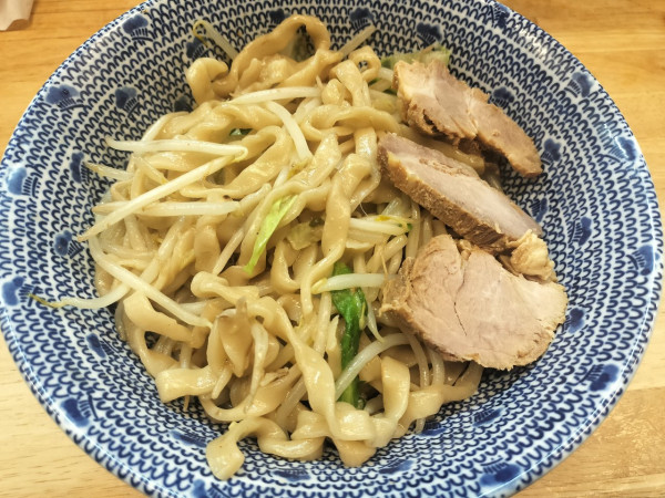 「特製塩焼きそば　900円」@元祖極太塩焼きそば 三毛猫の写真