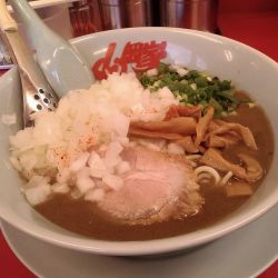 鬼煮干しラーメン(930円)+玉ねぎ(150円)