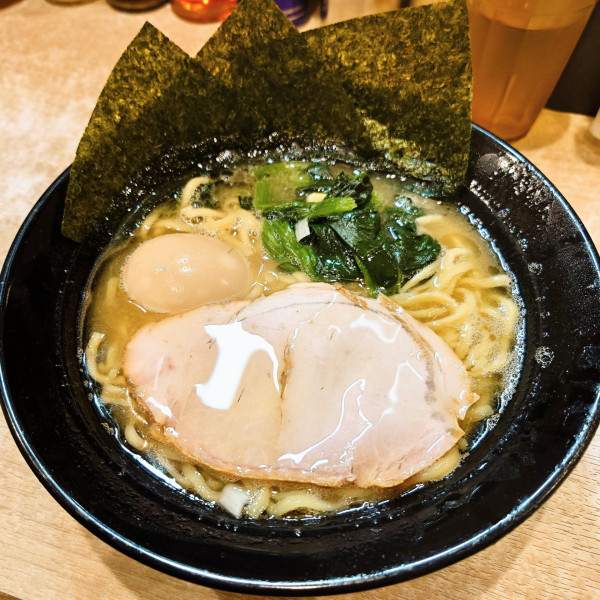 「味玉塩ラーメン」@横浜家系ラーメン 麺屋いぶすけの写真