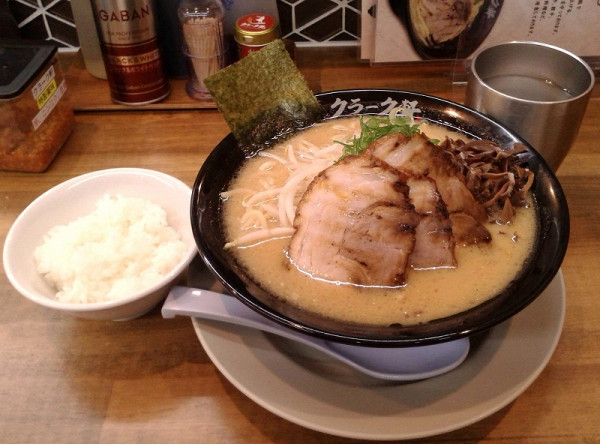 「みそチャーシュー3枚入り大盛+半ライス(1380円)」@クラーク軒の写真