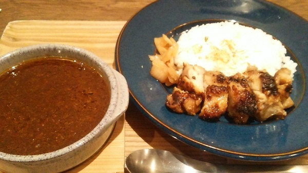 「グリルチキンカレー 1190円」@Time is Curry シャポー市川店の写真