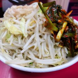 大豚ねぎ汁なし ピリ辛ニラダレ 野菜 ニンニク アブラ