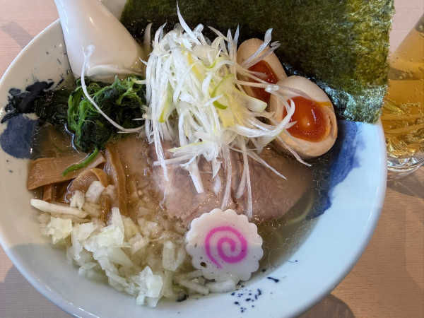 「特製塩そば+生ビール」@らぁ麺 しお喜の写真