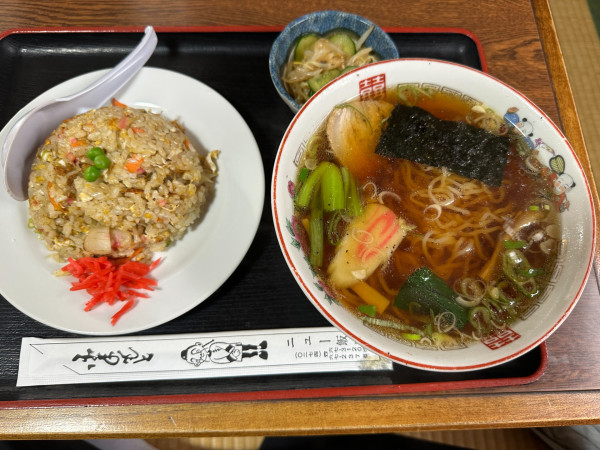 「ミニチャーハン＋ミニラーメンセット900円」@ニュー飯店の写真