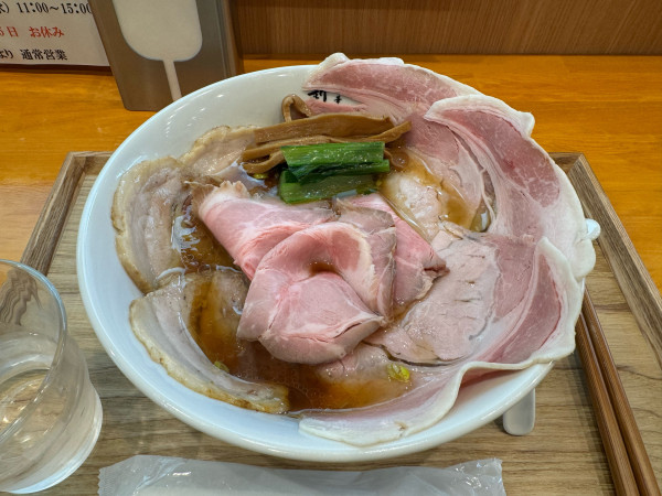 「鶏だし醤油チャーシューメン」@中華そば 新増田の写真