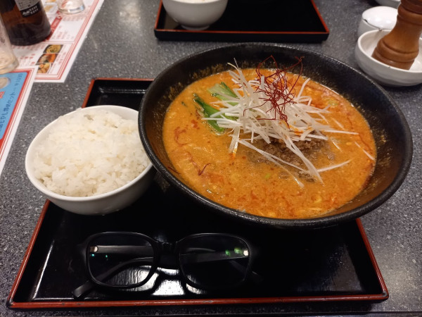「特製担々麺(辛さ普通)ライス付き」@まえたんの写真