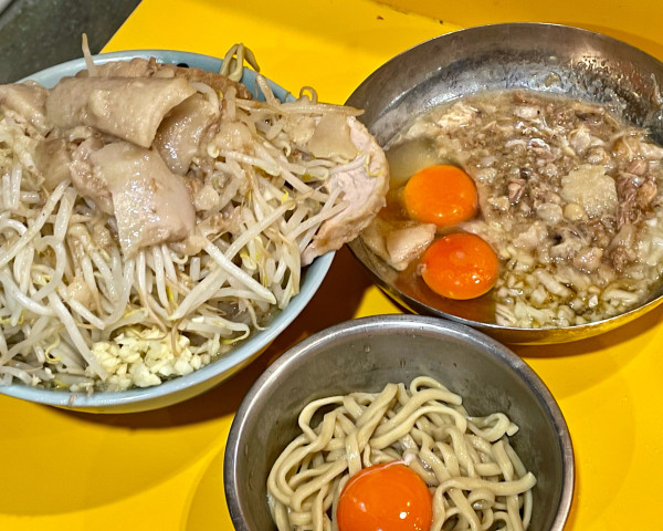 「小ラーメン / アブラ過多ブラ / トドメ玉」@ラーメン二郎 八王子野猿街道店2の写真